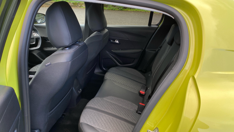 Peugeot 208 1.2 Hybrid 100 Allure 5dr e-DSC6 Petrol Hatchback